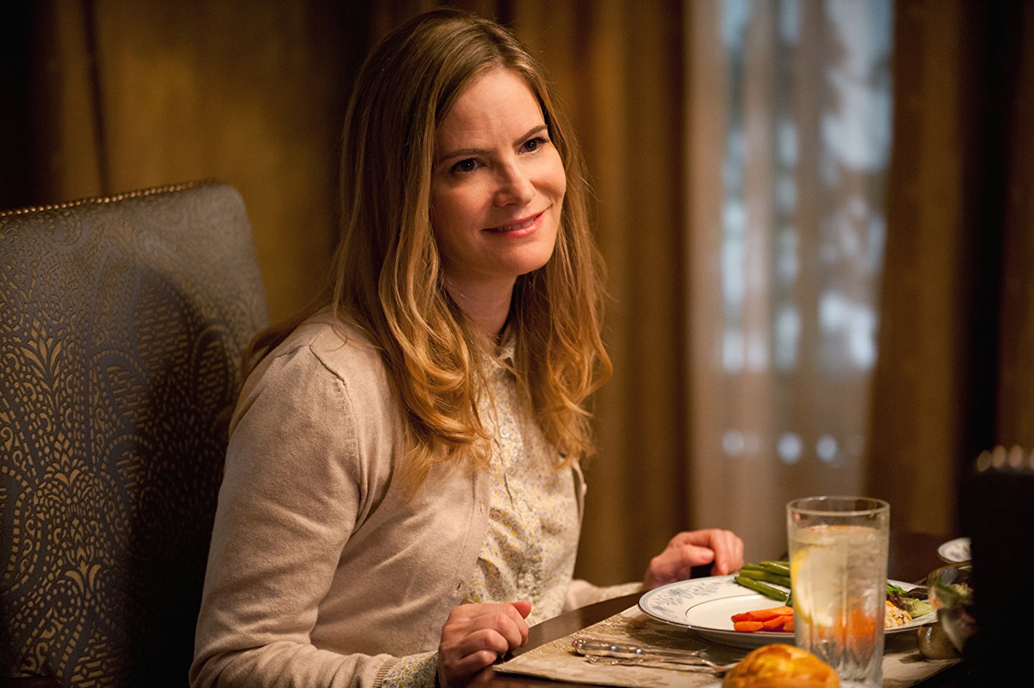 Jennifer Jason Leigh-1.jpg