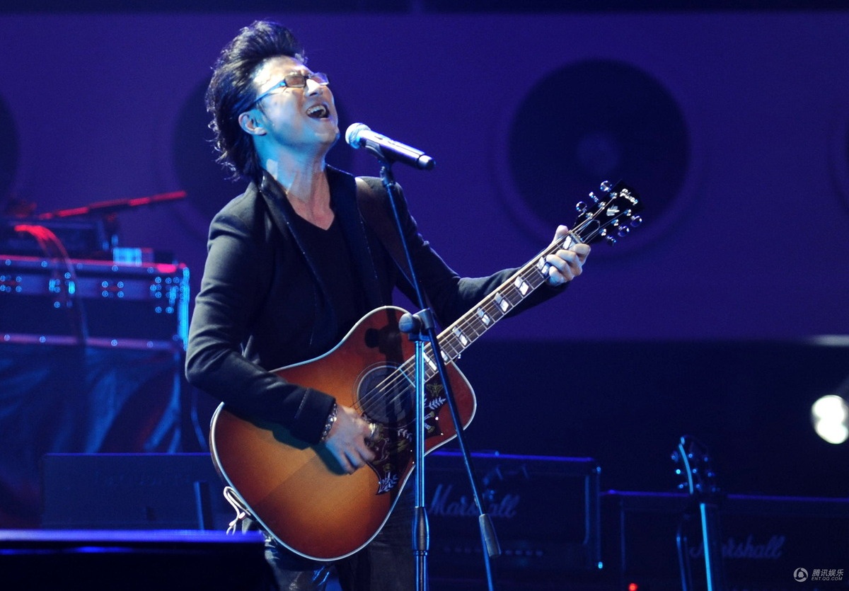 《窗台》  汪峰词曲、演唱 吉他弹唱六线谱