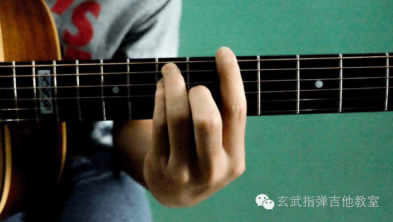 民谣吉他大横按练习技巧方法