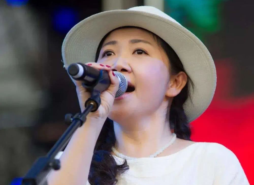 《网络情缘》侃侃演唱 吉他弹唱六线谱 丽江酒吧歌曲原版...