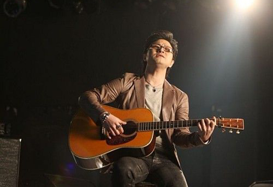 《向阳花》  汪峰词曲、演唱 吉他弹唱六线谱