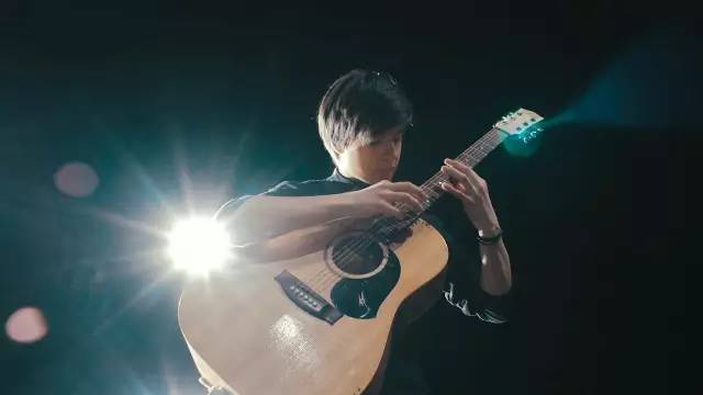 《美国达人》18岁波兰小伙的吉他指弹震惊评委和全场观众