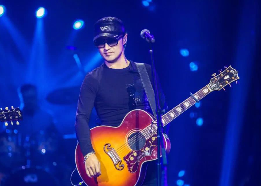 《我的路》  汪峰词曲、演唱 吉他弹唱六线谱