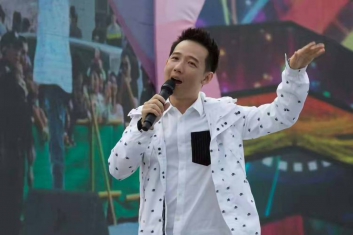 阿牛《桃花朵朵开》吉他谱 C调弹唱六线谱