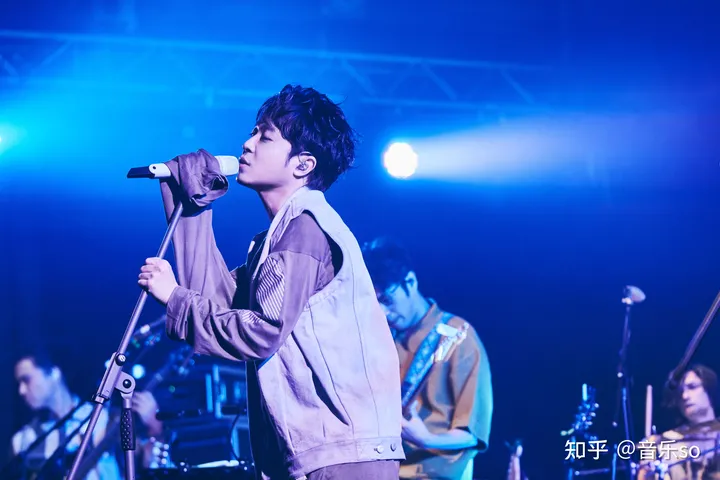 声音不好听，正确的方法才能改变你的音色，那该怎样学...