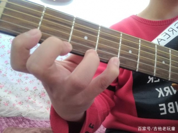 吉他最基础的日常练习_吉他爬格子的练习方法一二
